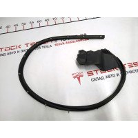 7 Уплотнитель стойки С и края двери правый (с нижней частью) Tesla model S, model S REST 6009592-00-E